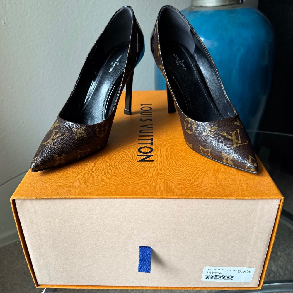 LOUIS VUITTON (2018) CHERIE PUMP - SIZE 38